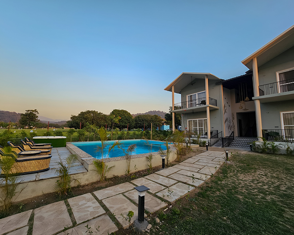 Luxury Resort Exterior with Swimming Pool in Jim Corbett
