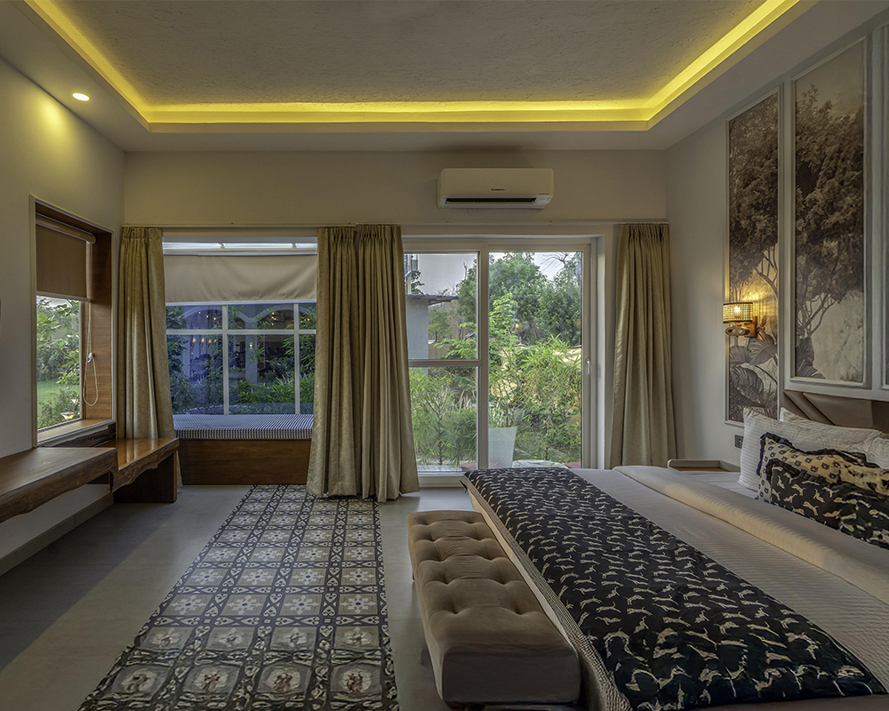 Spacious Luxury Villa Room in Jim Corbett